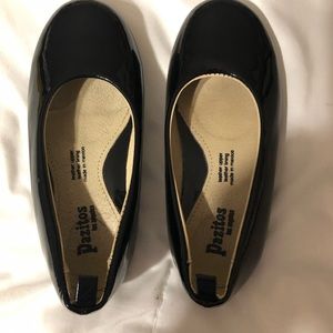 Girls size 26 (US size 9) Pazitos black leather upper and leather lining shoes